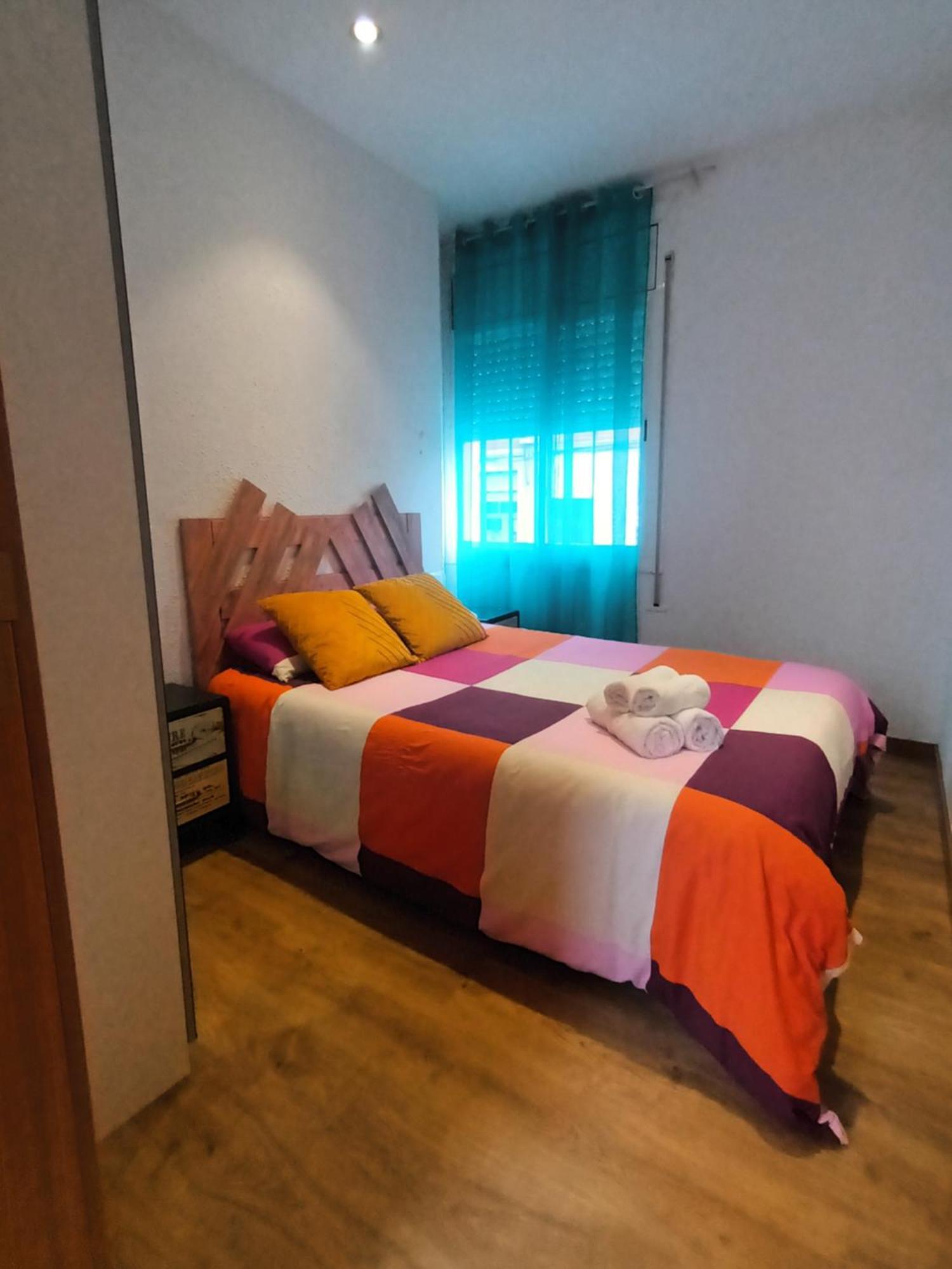 Apartamento Paris โอสปิตาเล็ต เดอ โยเบรกัต ภายนอก รูปภาพ