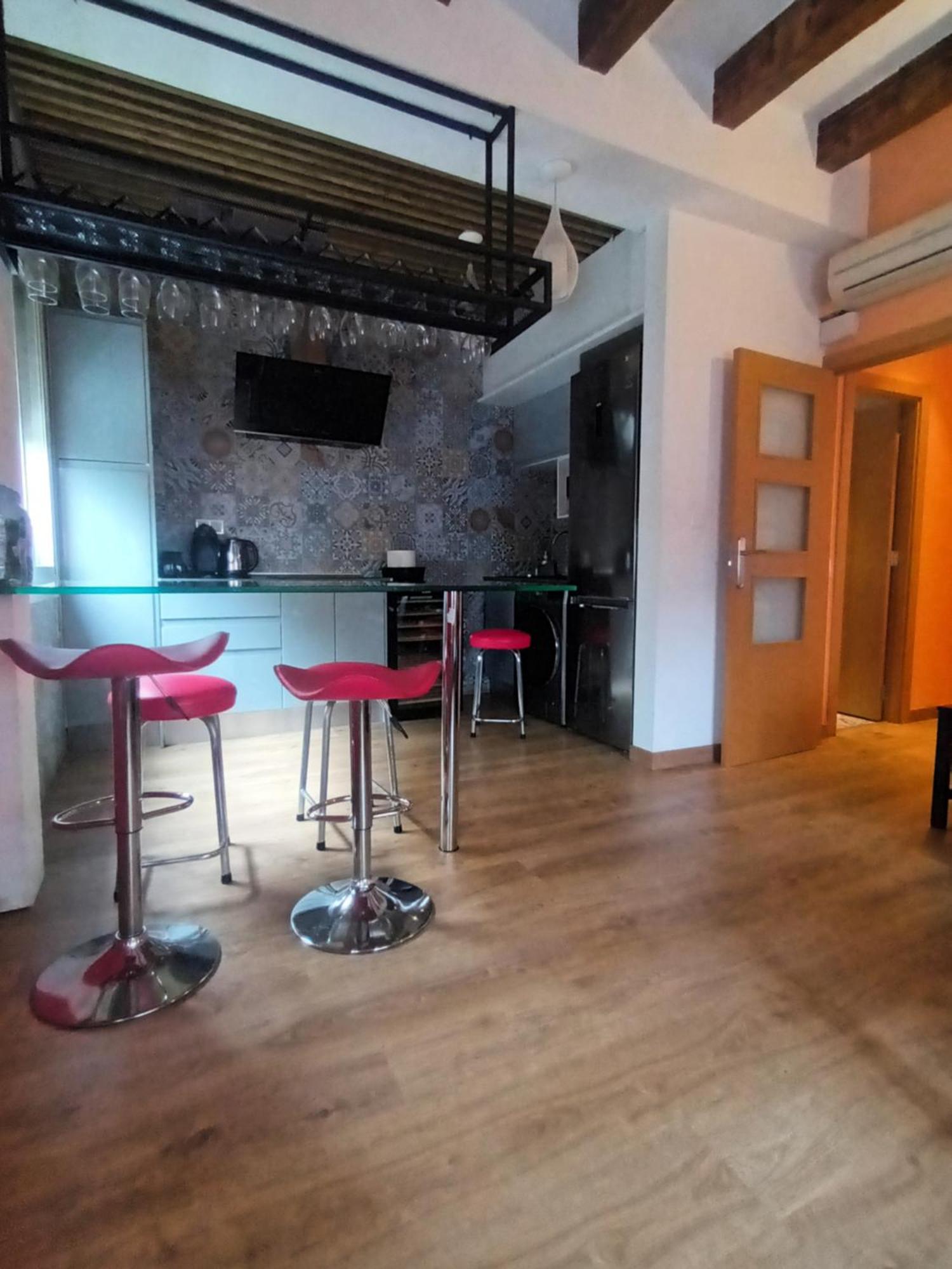 Apartamento Paris โอสปิตาเล็ต เดอ โยเบรกัต ภายนอก รูปภาพ