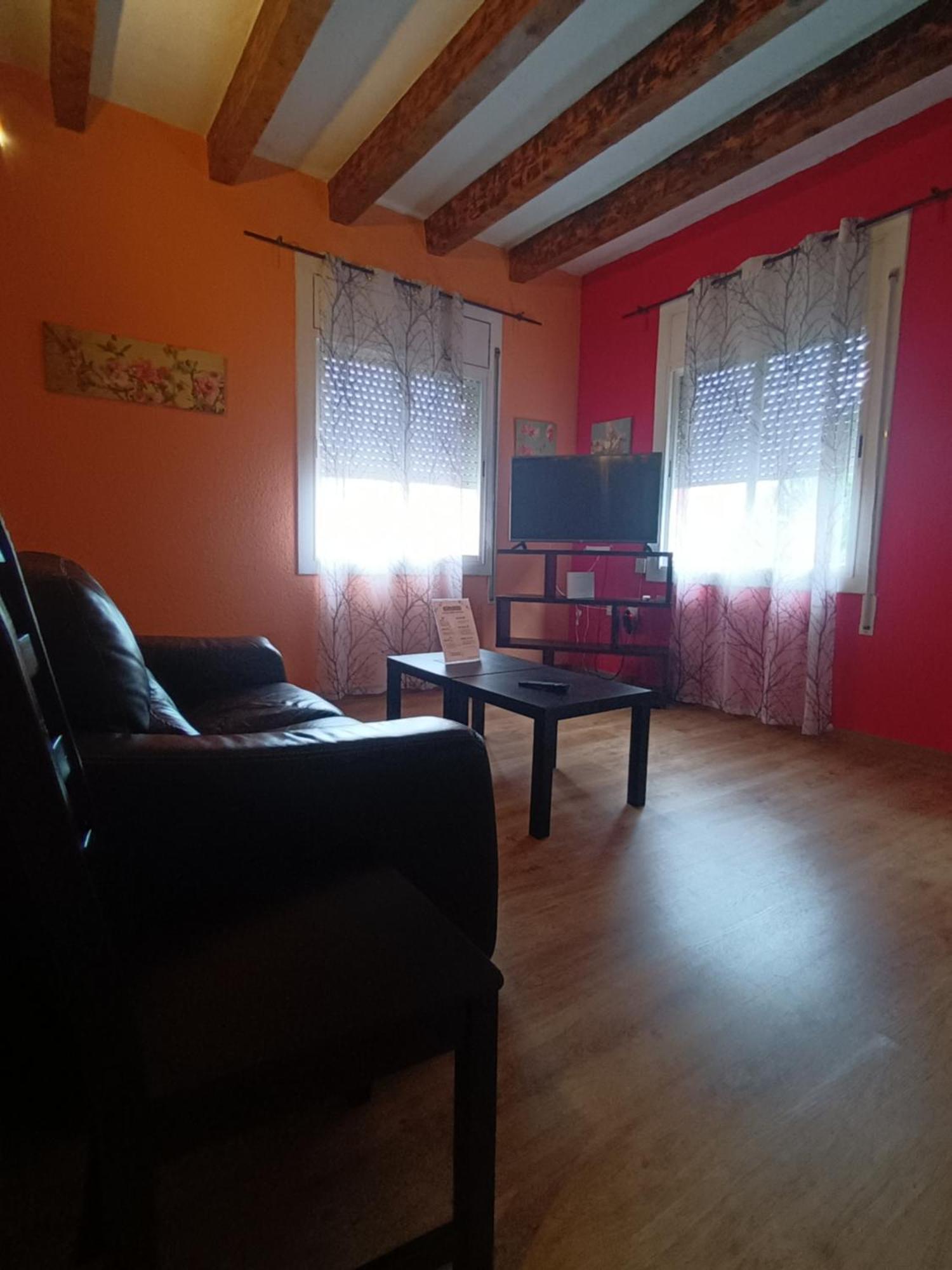 Apartamento Paris โอสปิตาเล็ต เดอ โยเบรกัต ภายนอก รูปภาพ